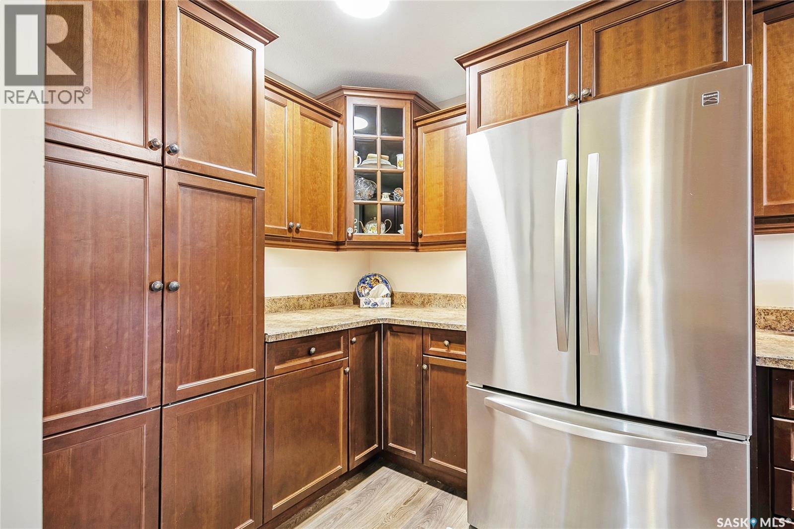 601 4555 Rae Street, Regina, SK - Indoor Photo Showing Kitchen