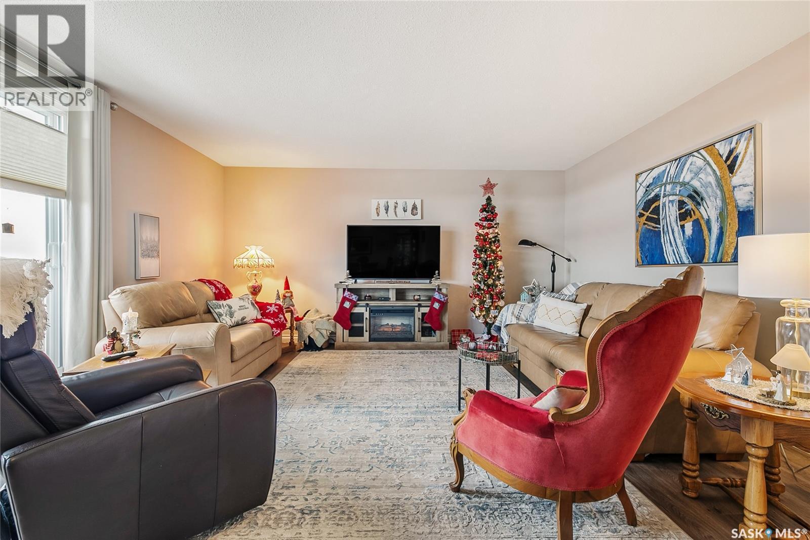 601 4555 Rae Street, Regina, SK - Indoor Photo Showing Living Room