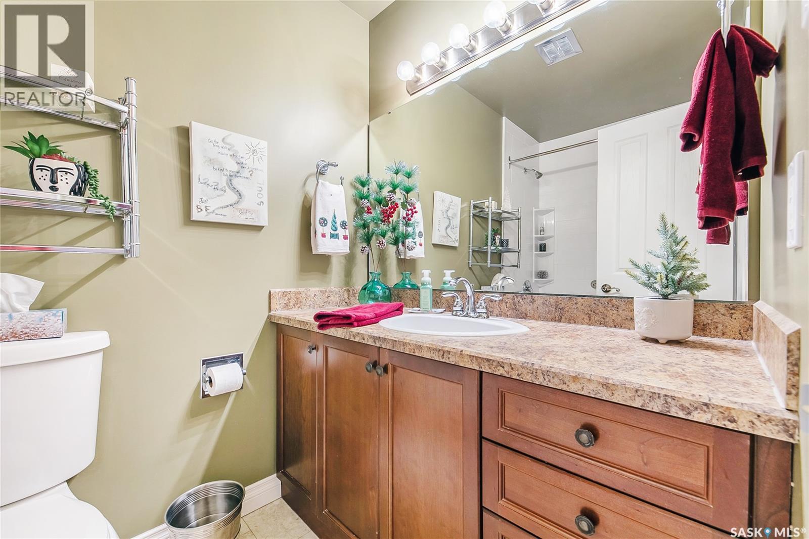 601 4555 Rae Street, Regina, SK - Indoor Photo Showing Bathroom