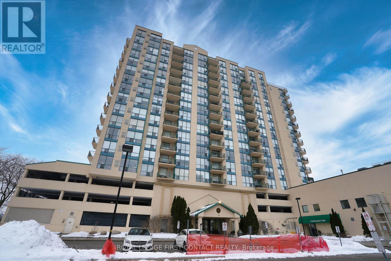 902 - 65 Ellen Street, Barrie, ON - Outdoor With Balcony With Facade