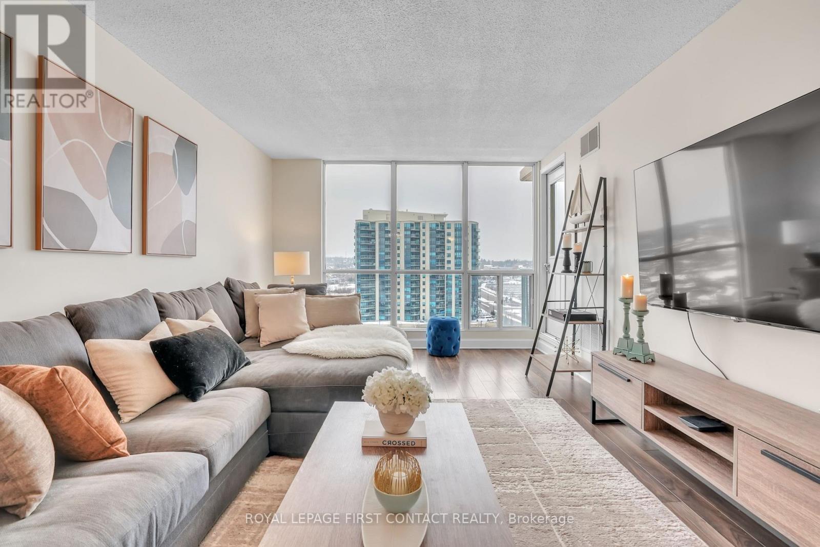 902 - 65 Ellen Street, Barrie, ON - Indoor Photo Showing Living Room