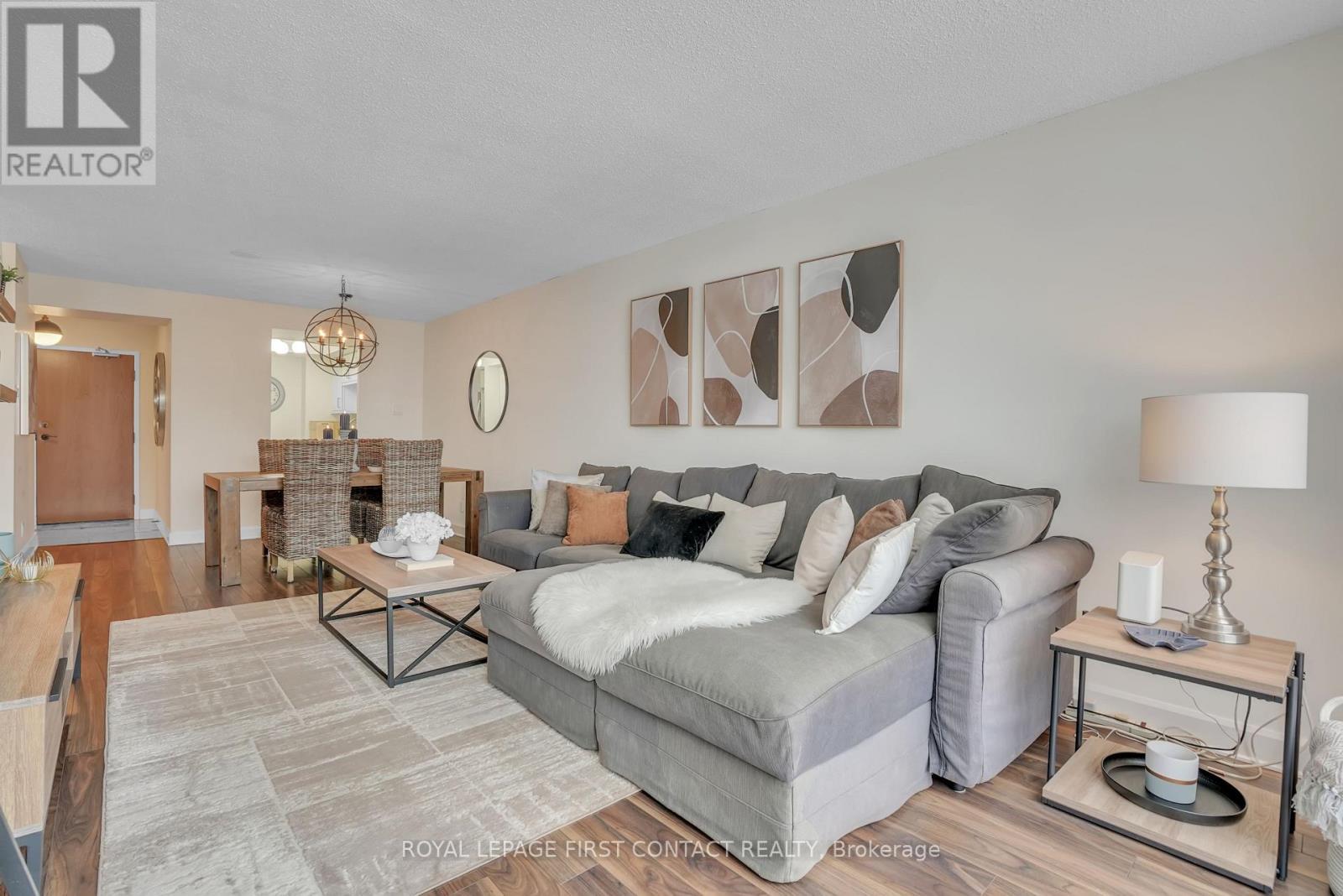 902 - 65 Ellen Street, Barrie, ON - Indoor Photo Showing Living Room