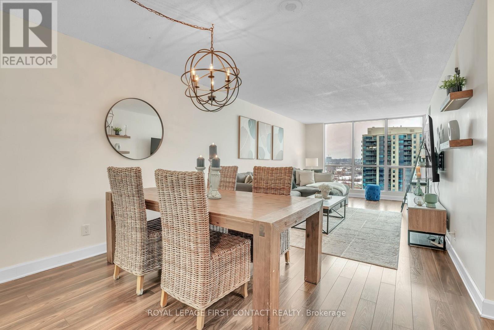 902 - 65 Ellen Street, Barrie, ON - Indoor Photo Showing Dining Room