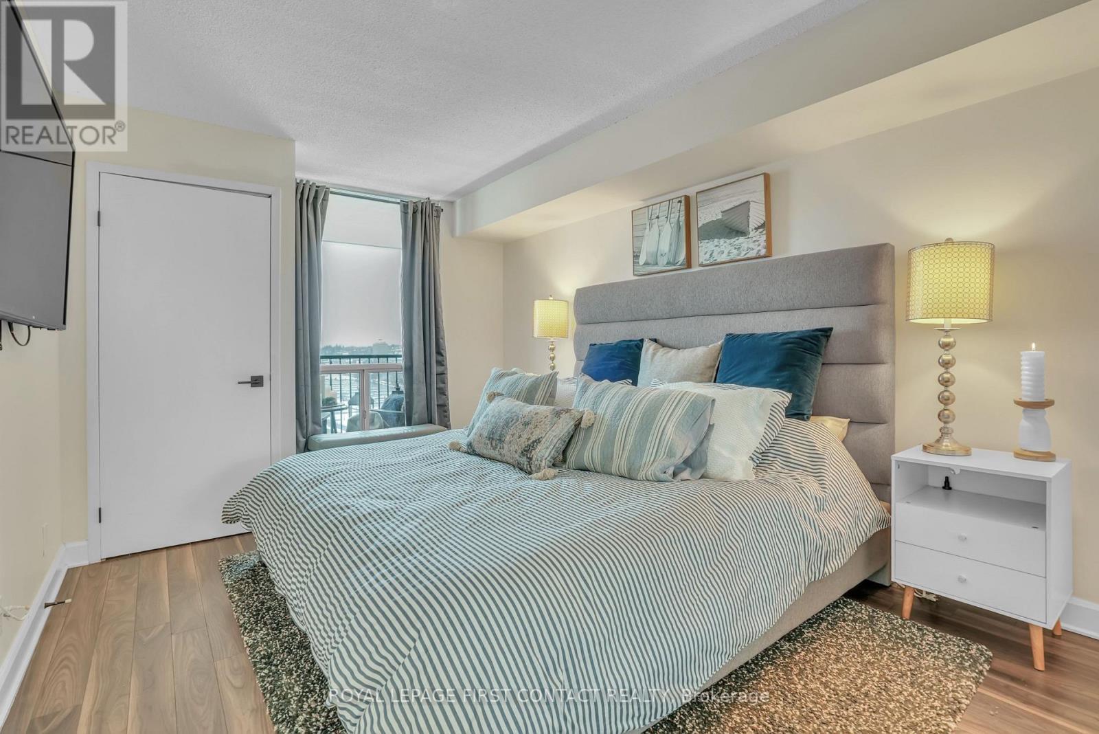 902 - 65 Ellen Street, Barrie, ON - Indoor Photo Showing Bedroom
