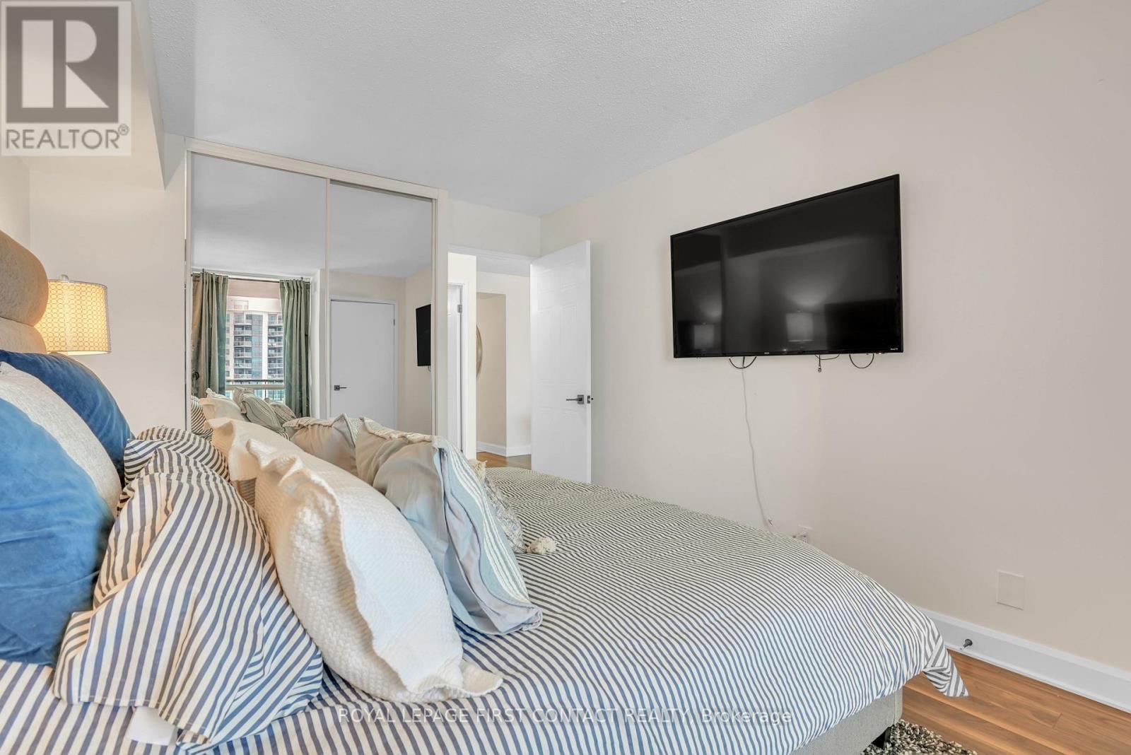 902 - 65 Ellen Street, Barrie, ON - Indoor Photo Showing Bedroom