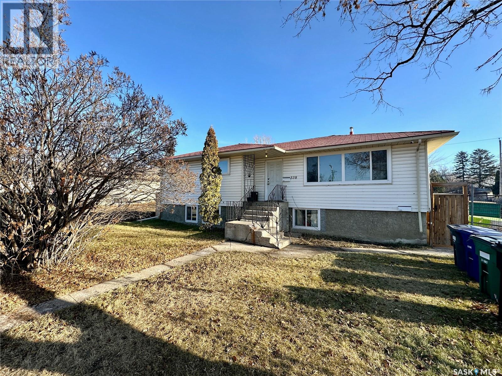338 V Avenue S, Saskatoon, SK - Outdoor