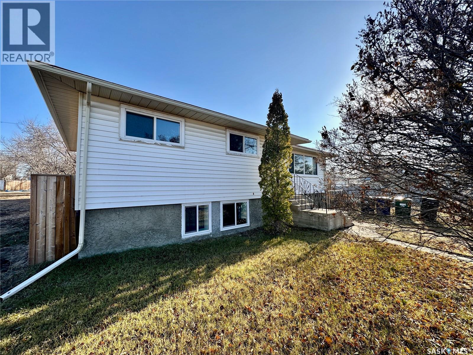 338 V Avenue S, Saskatoon, SK - Outdoor