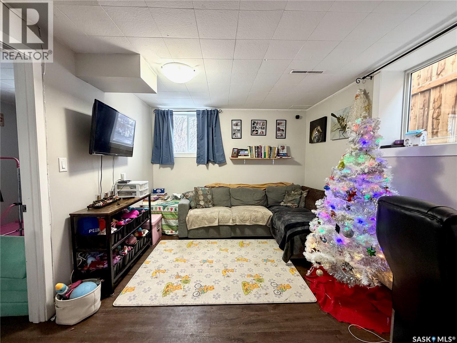 338 V Avenue S, Saskatoon, SK - Indoor