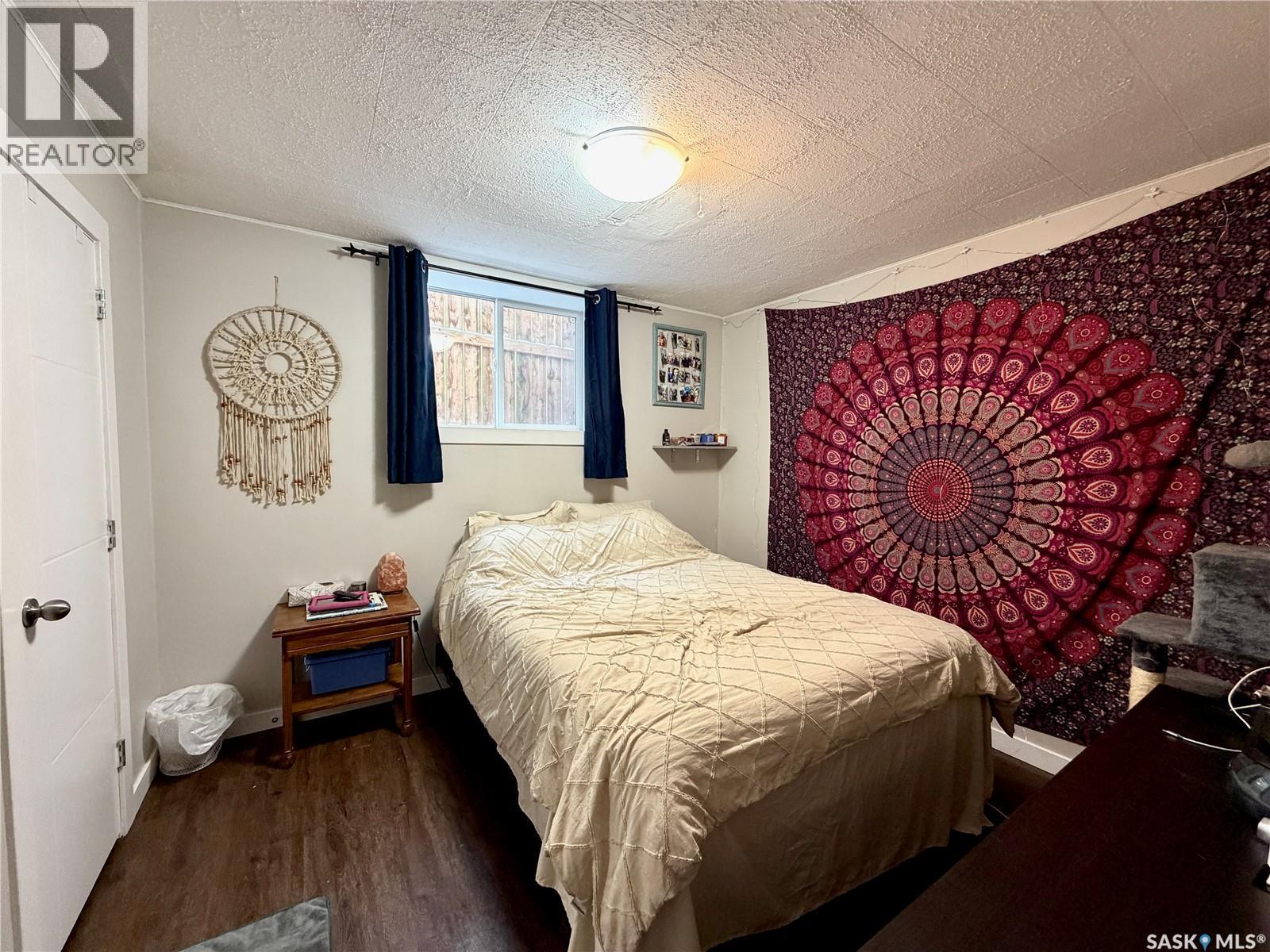 338 V Avenue S, Saskatoon, SK - Indoor Photo Showing Bedroom