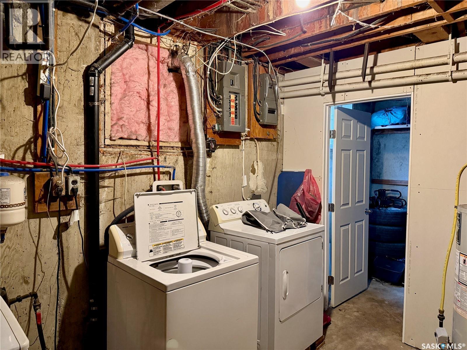 338 V Avenue S, Saskatoon, SK - Indoor