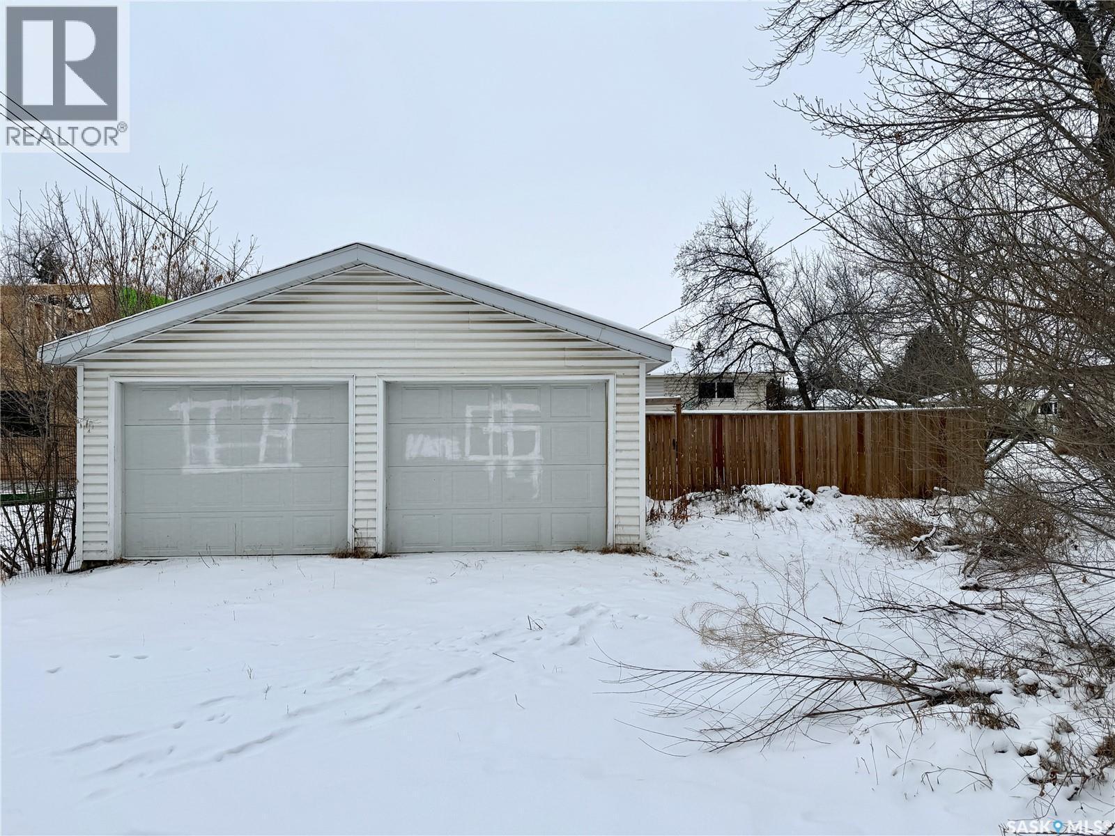 338 V Avenue S, Saskatoon, SK - Outdoor