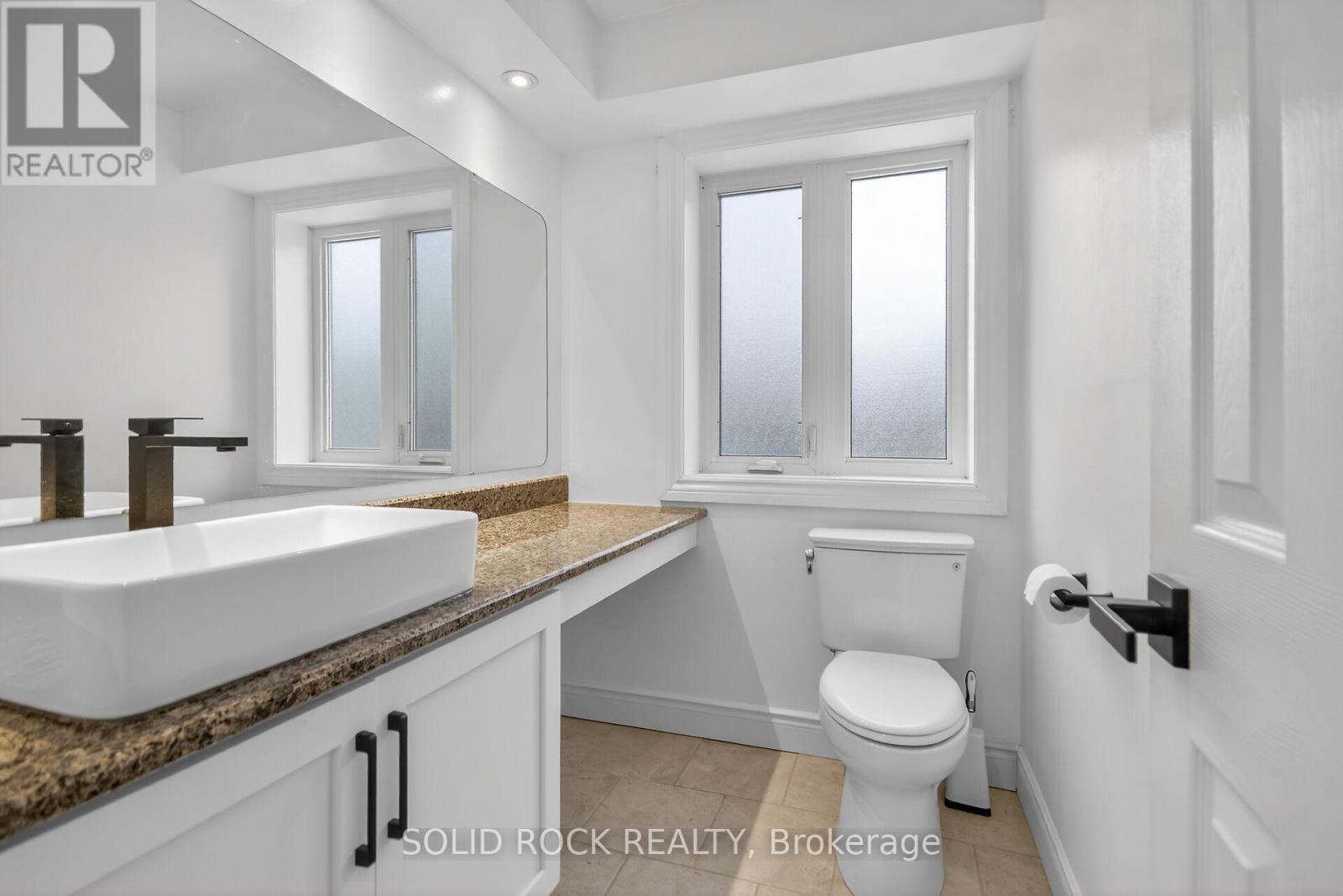 35 - 360 Briston Private, Ottawa, ON - Indoor Photo Showing Bathroom