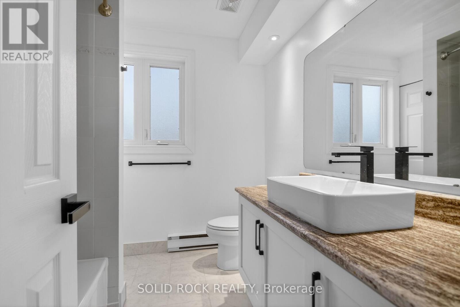 35 - 360 Briston Private, Ottawa, ON - Indoor Photo Showing Bathroom