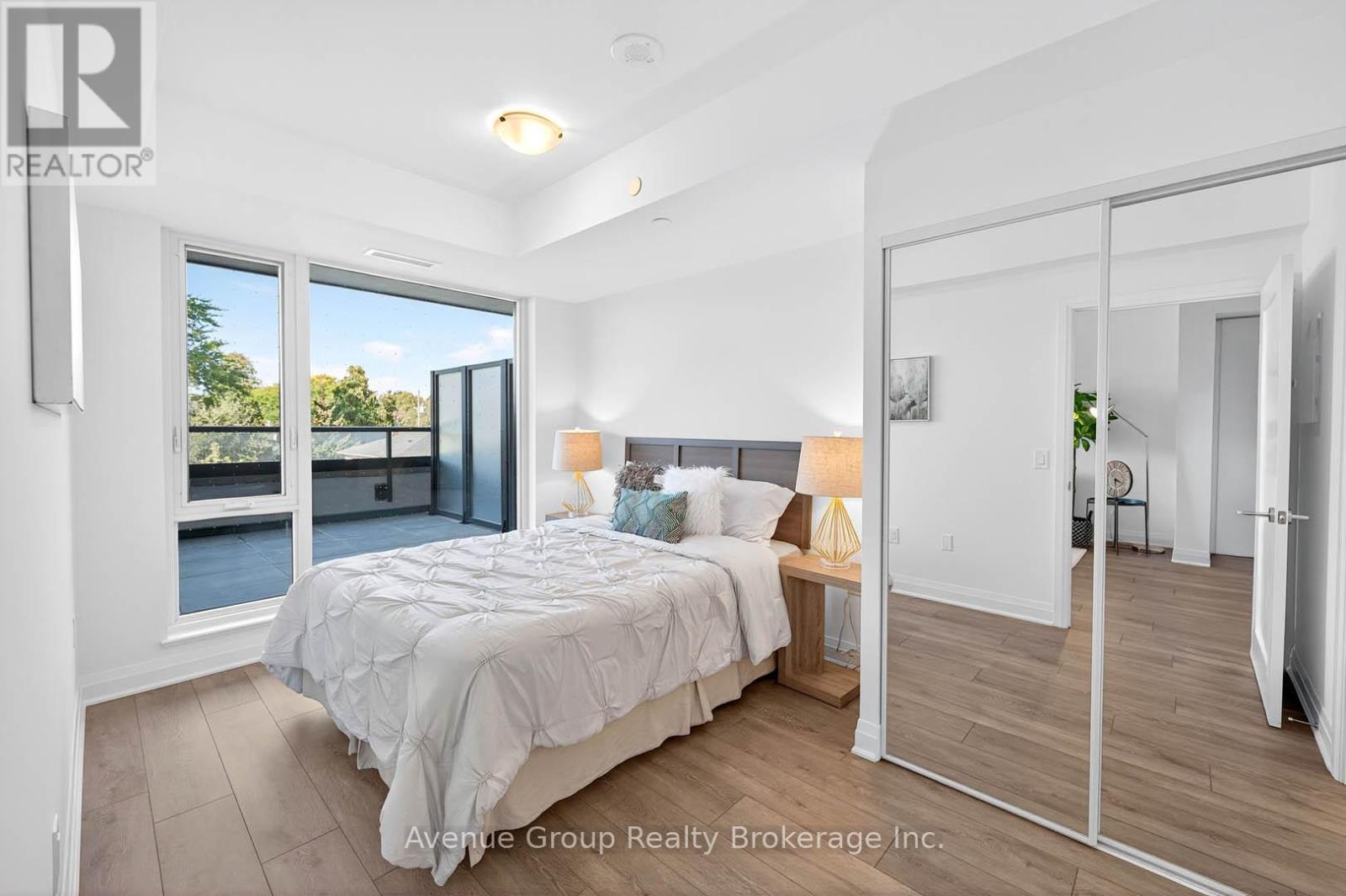 211 - 700 Sheppard Avenue W, Toronto, ON - Indoor Photo Showing Bedroom