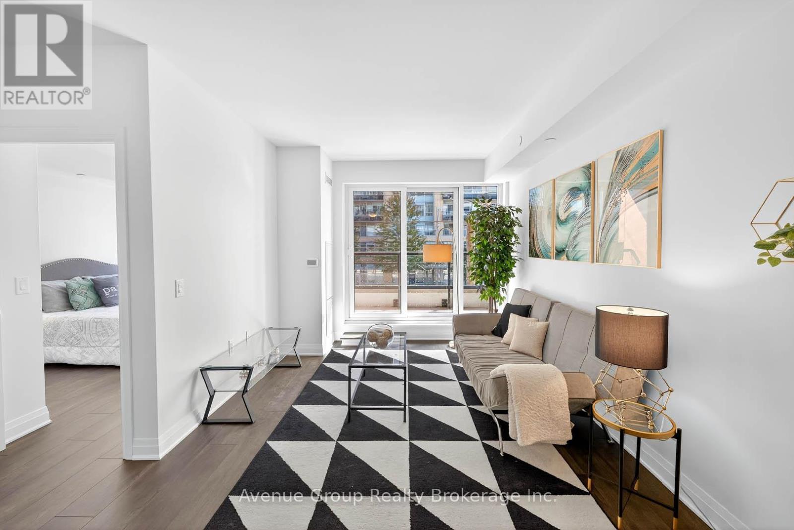 202 - 700 Sheppard Avenue W, Toronto, ON - Indoor