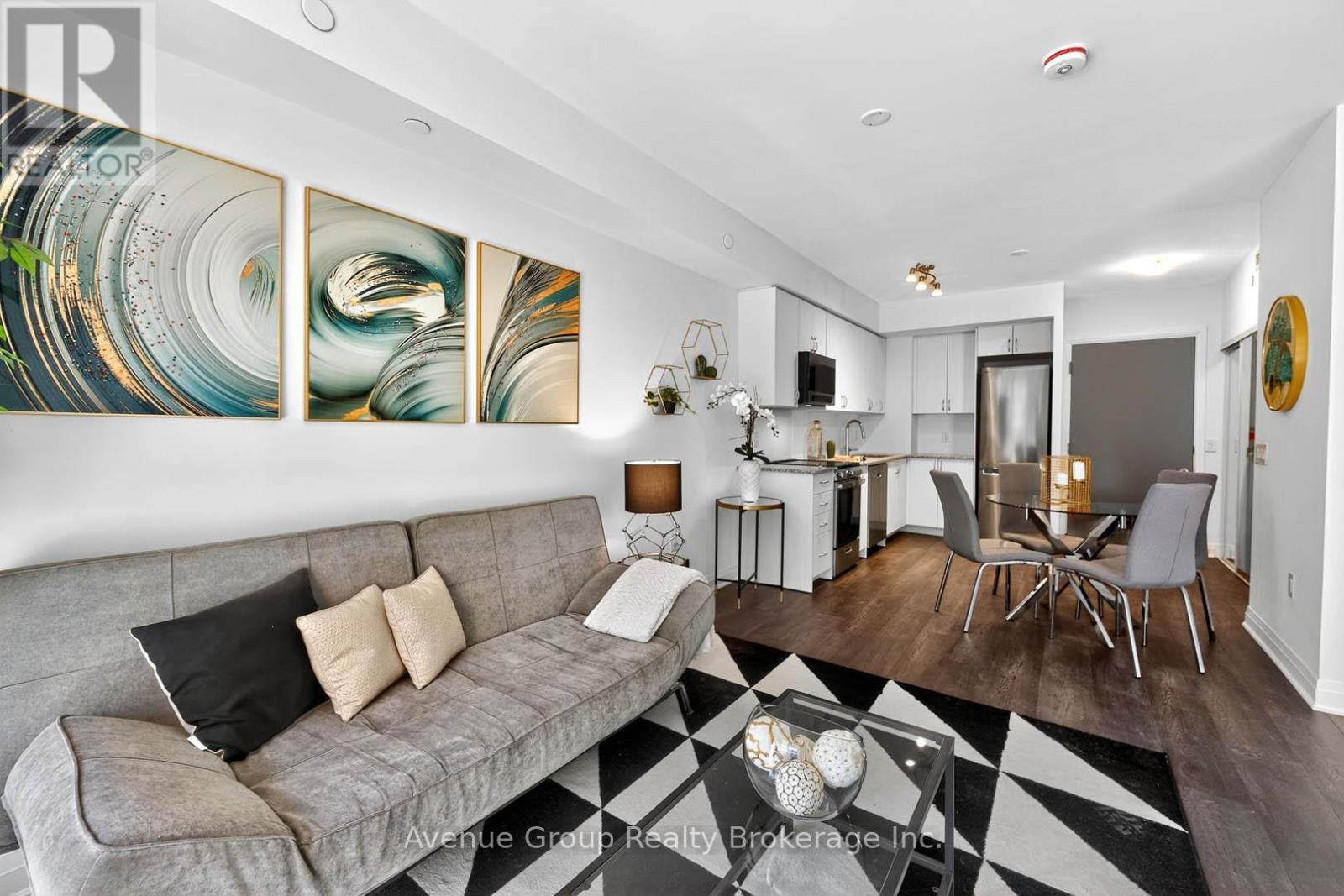 202 - 700 Sheppard Avenue W, Toronto, ON - Indoor