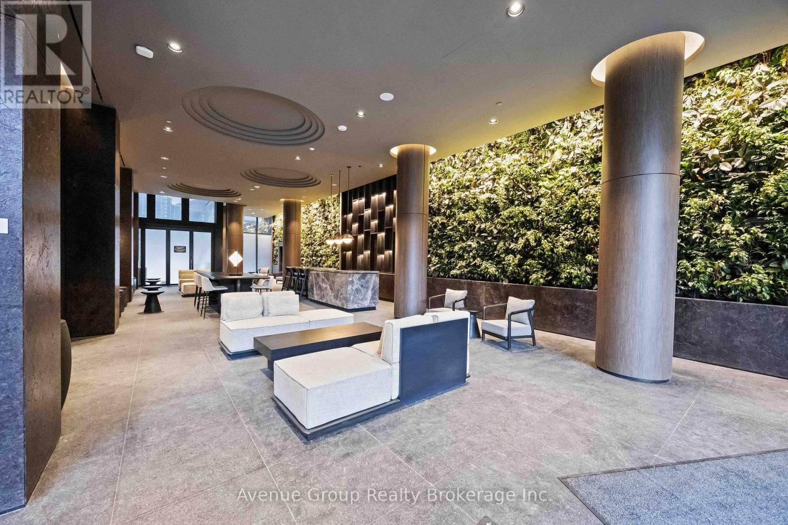 210 - 110 Broadway Avenue, Toronto, ON - Indoor Photo Showing Other Room