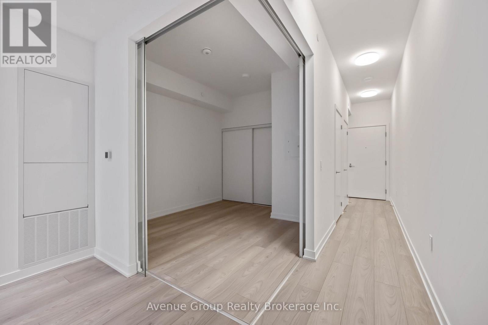 210 - 110 Broadway Avenue, Toronto, ON - Indoor Photo Showing Other Room