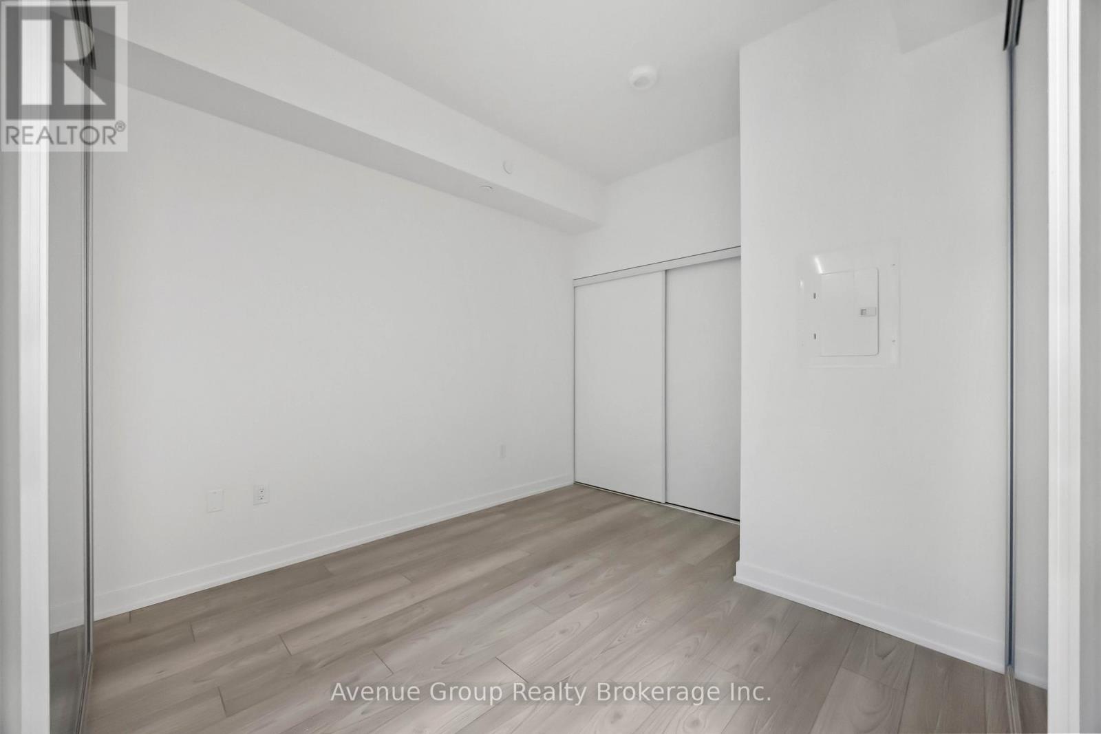 210 - 110 Broadway Avenue, Toronto, ON - Indoor Photo Showing Other Room