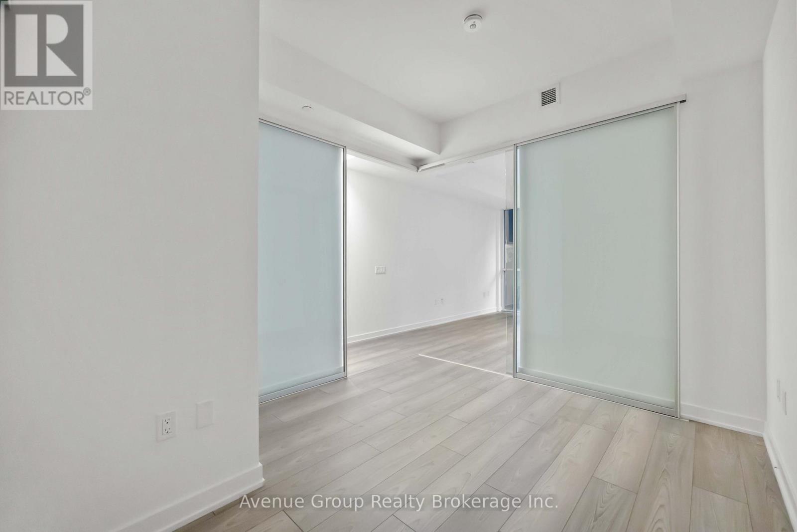210 - 110 Broadway Avenue, Toronto, ON - Indoor Photo Showing Other Room
