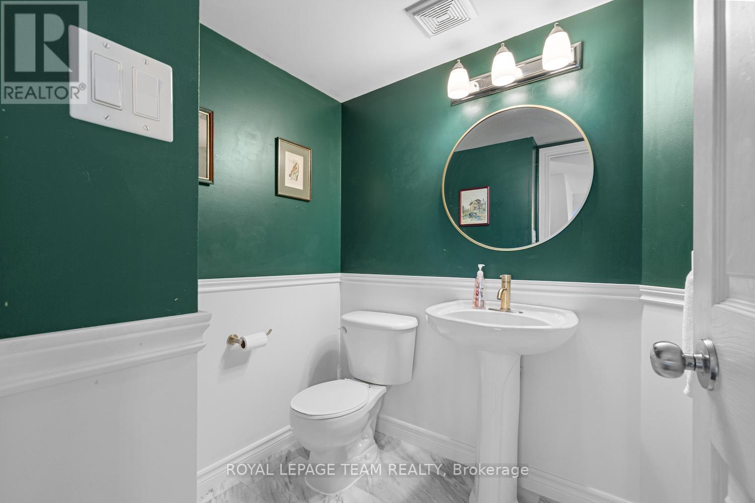 239 Paseo Private, Ottawa, ON - Indoor Photo Showing Bathroom