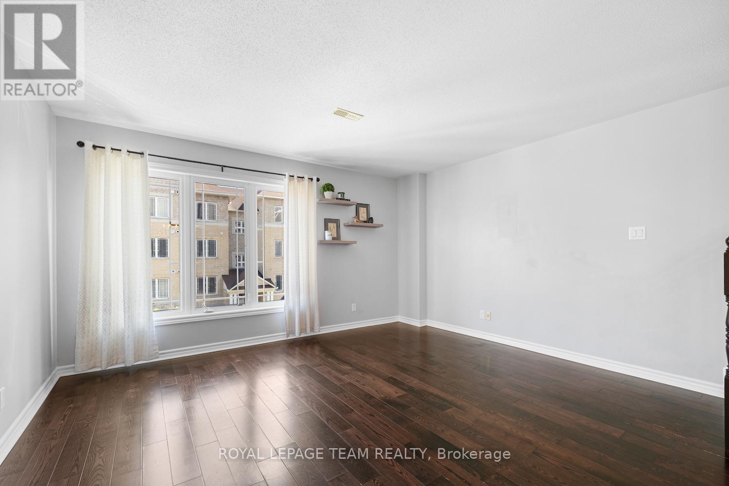 239 Paseo Private, Ottawa, ON - Indoor Photo Showing Other Room