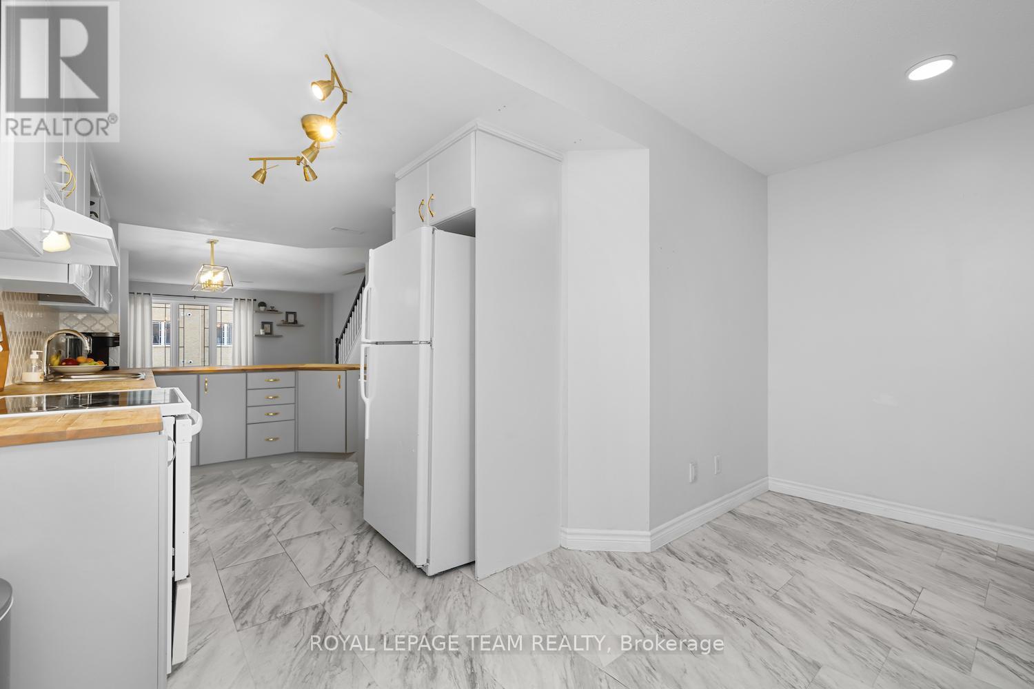 239 Paseo Private, Ottawa, ON - Indoor Photo Showing Kitchen