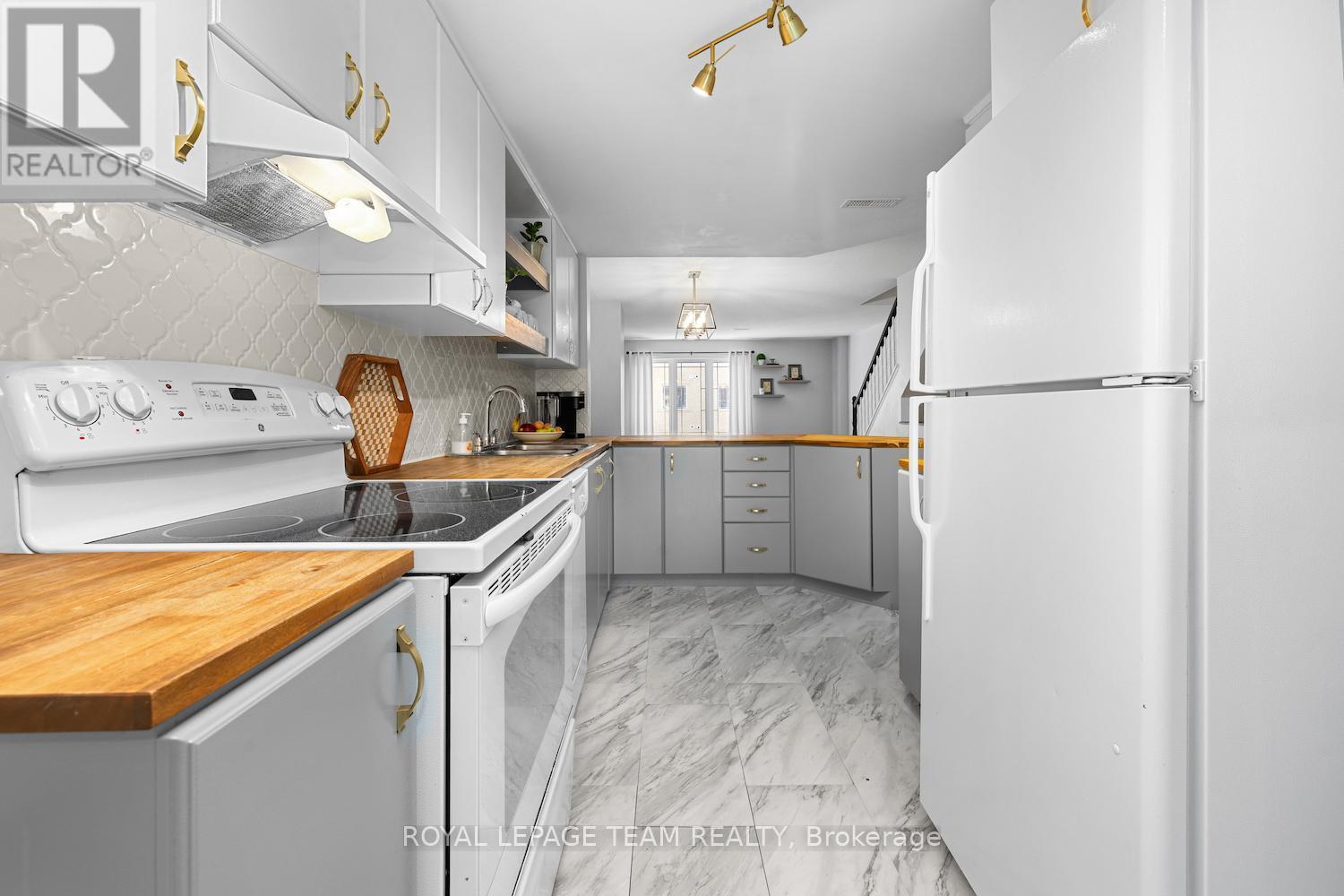 239 Paseo Private, Ottawa, ON - Indoor Photo Showing Kitchen