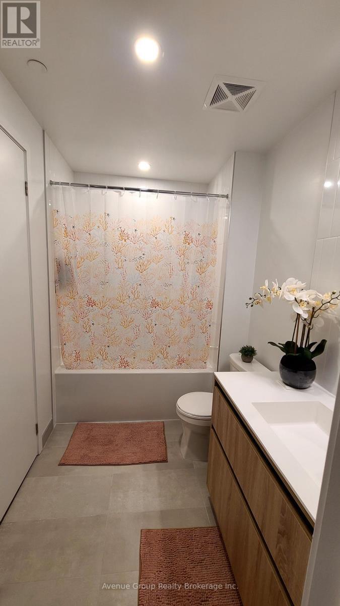 B-1510 - 7950 Bathurst Street, Vaughan, ON - Indoor Photo Showing Bathroom