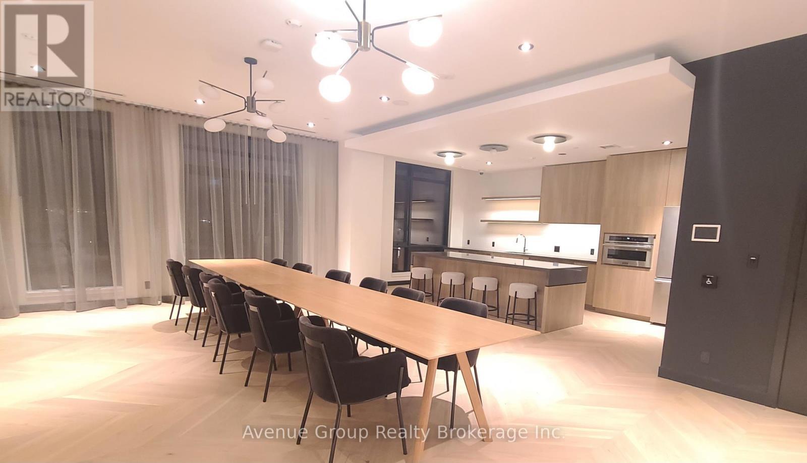 B-1510 - 7950 Bathurst Street, Vaughan, ON - Indoor Photo Showing Dining Room