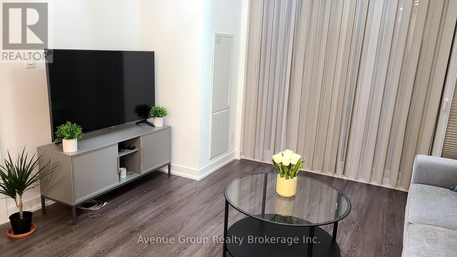 B-1510 - 7950 Bathurst Street, Vaughan, ON - Indoor