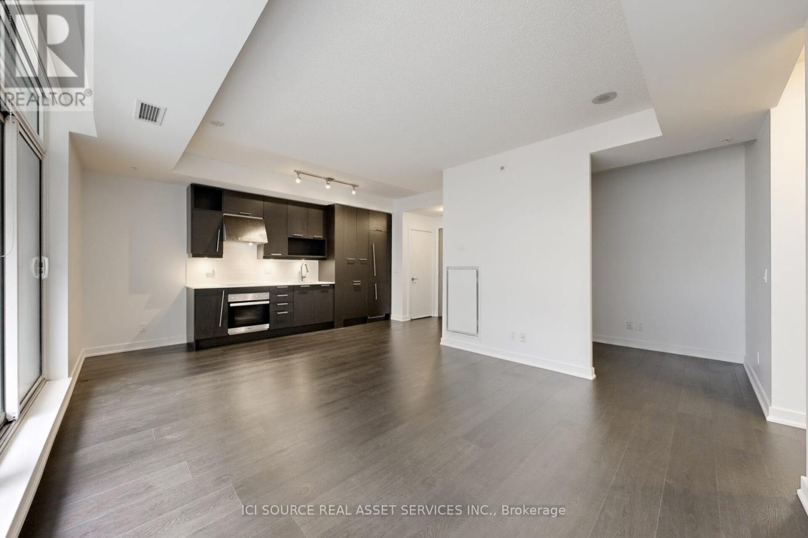 406 - 30 Nelson Street, Toronto, ON - Indoor Photo Showing Kitchen
