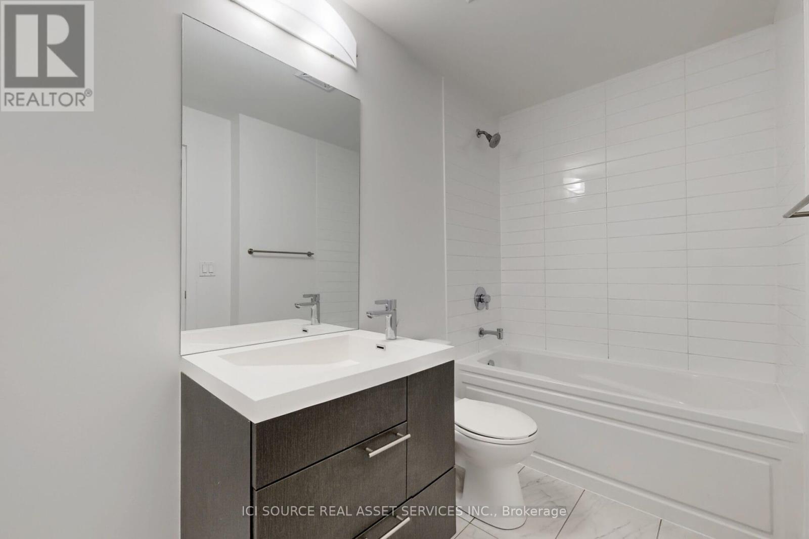 406 - 30 Nelson Street, Toronto, ON - Indoor Photo Showing Bathroom