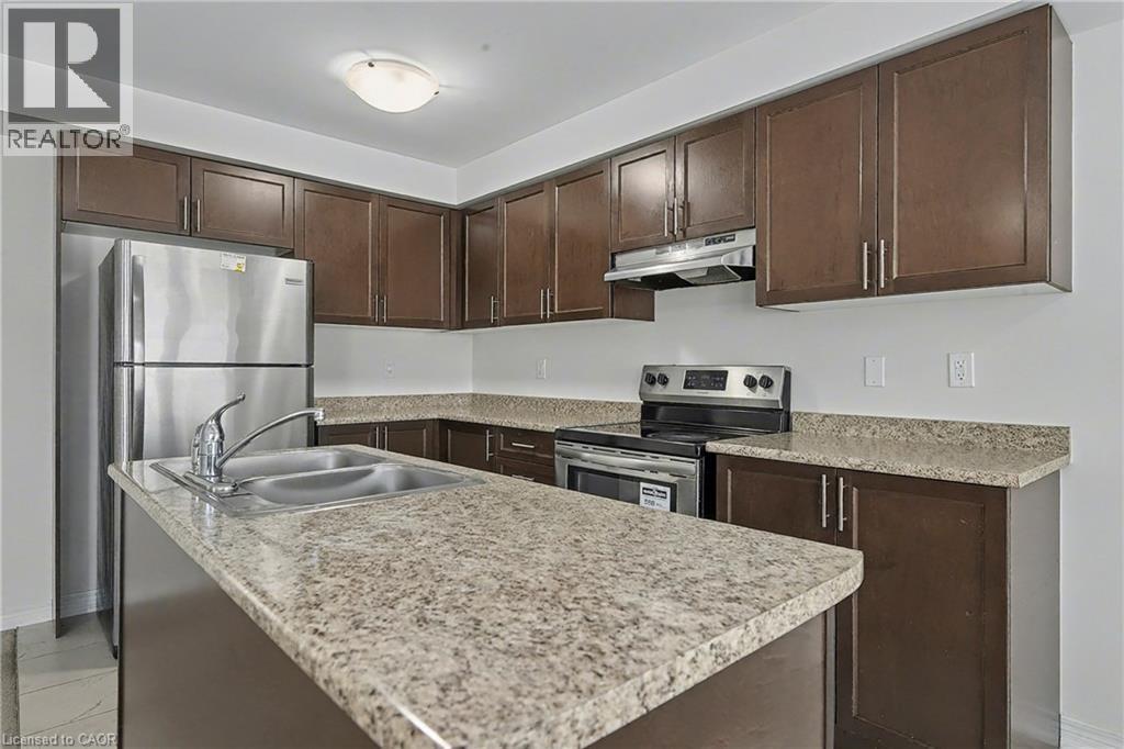 470 Linden Drive Unit# 40, Cambridge, ON - Indoor Photo Showing Kitchen With Double Sink