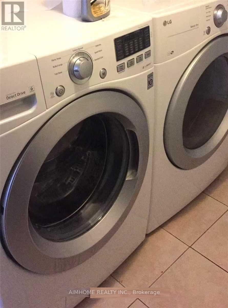 197 Finch Avenue E, Toronto, ON - Indoor Photo Showing Laundry Room