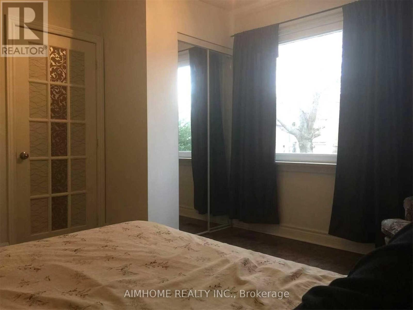 197 Finch Avenue E, Toronto, ON - Indoor Photo Showing Bedroom