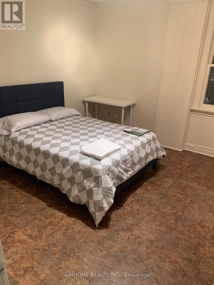 197 Finch Avenue E, Toronto, ON - Indoor Photo Showing Bedroom