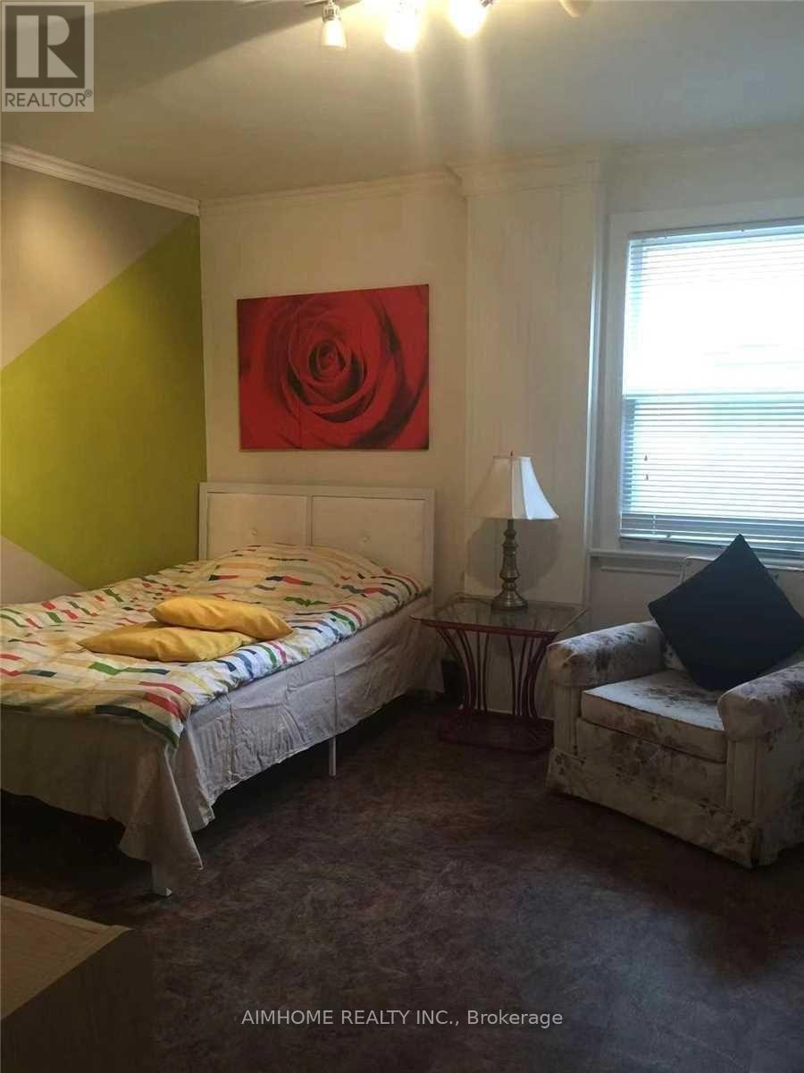 197 Finch Avenue E, Toronto, ON - Indoor Photo Showing Bedroom