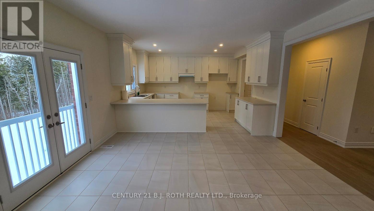 61 Ruby Ridge, Oro-Medonte, ON - Indoor Photo Showing Kitchen