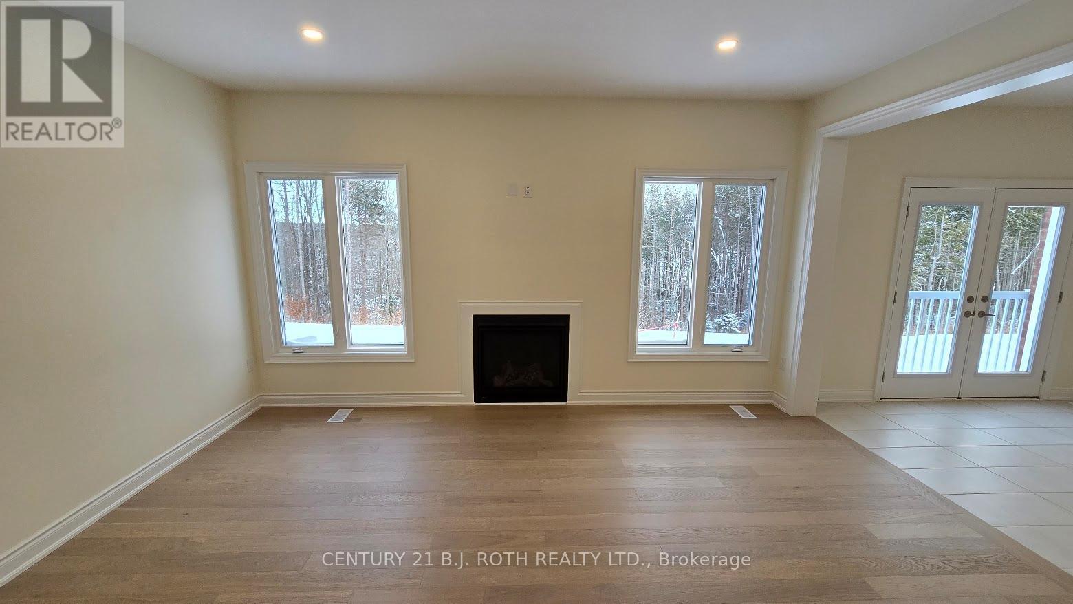 61 Ruby Ridge, Oro-Medonte, ON - Indoor With Fireplace