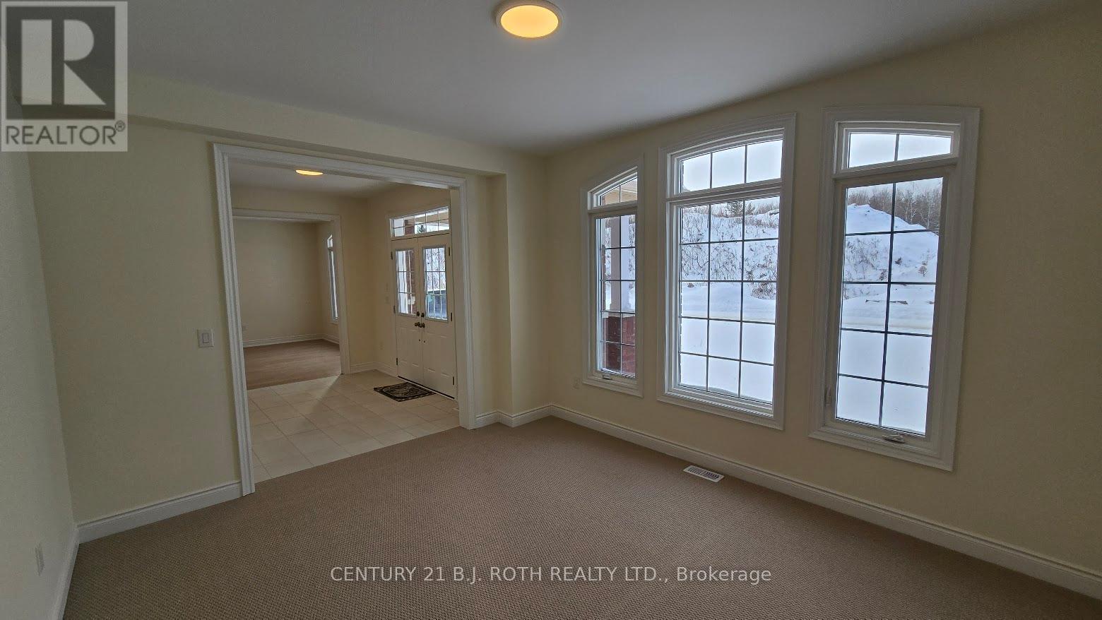 61 Ruby Ridge, Oro-Medonte, ON - Indoor Photo Showing Other Room