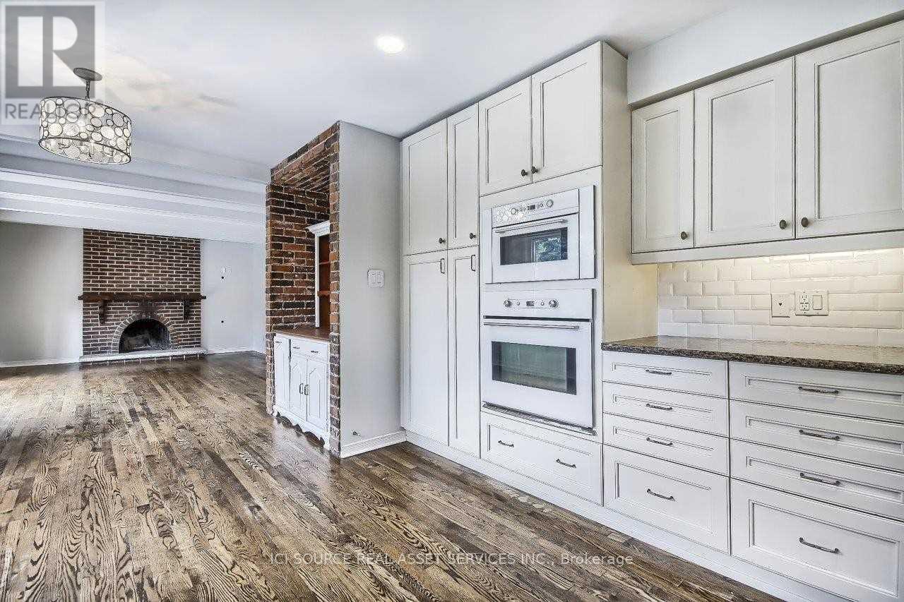 29 Bucks Green Road, Markham, ON - Indoor Photo Showing Kitchen