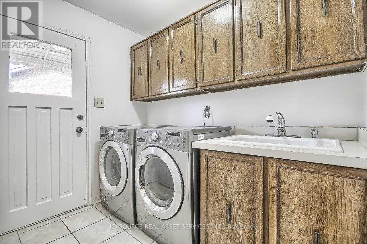 29 Bucks Green Road, Markham, ON - Indoor Photo Showing Laundry Room