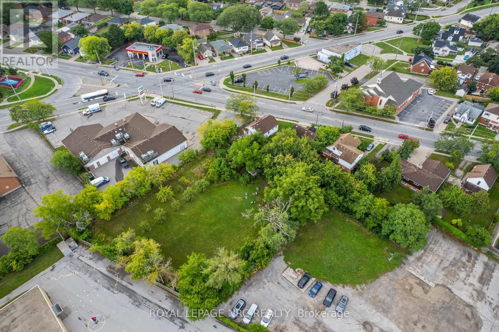 397-403 Carlton Street, St. Catharines (Carlton/Bunting), ON