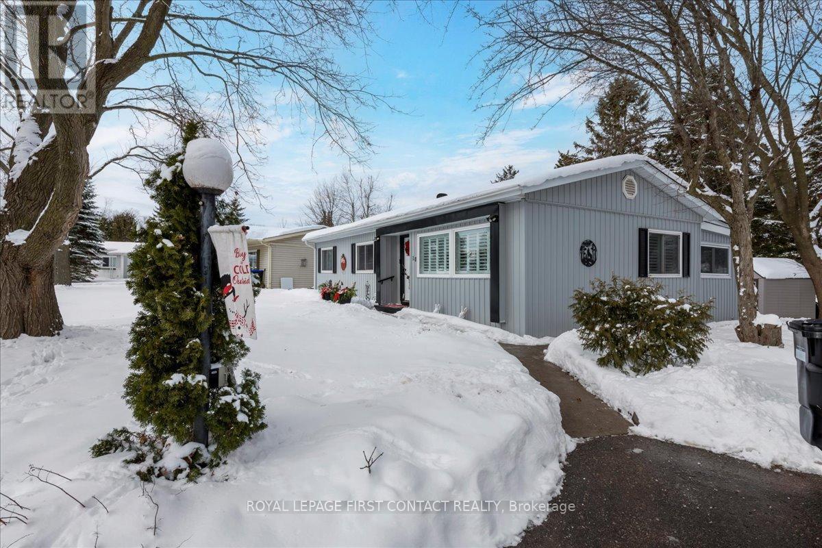Walkway to home - 10 South Boulevard, Innisfil, ON - Outdoor
