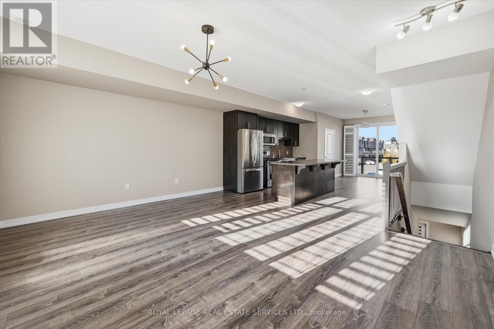 Designed for Entertaining and Everyday Living - 85 Esplanade Lane, Grimsby, ON - Indoor Photo Showing Other Room