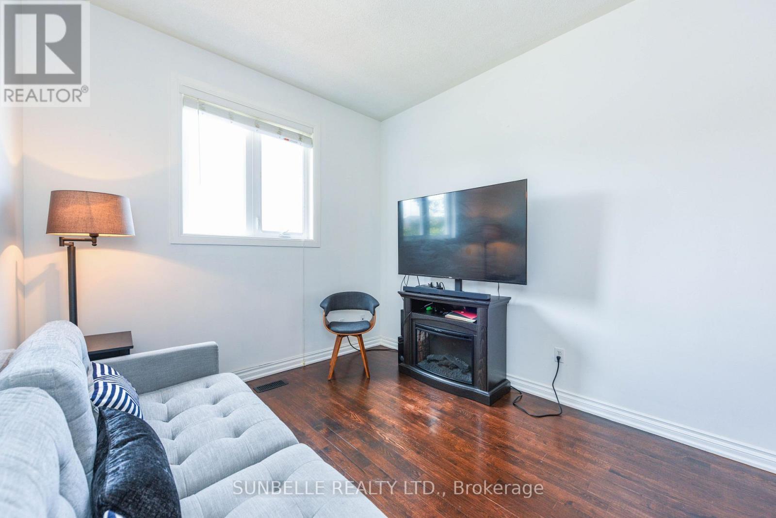 3826 Allcroft Road, Mississauga, ON - Indoor