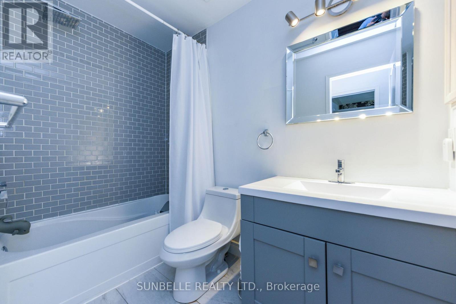 3826 Allcroft Road, Mississauga, ON - Indoor Photo Showing Bathroom