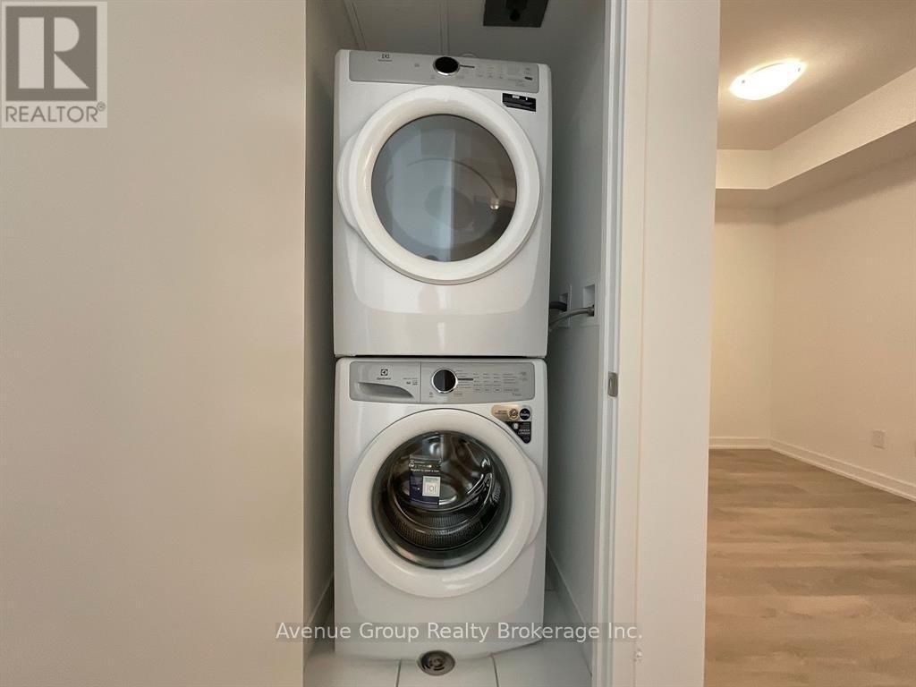1117 - 2031 Kennedy Road, Toronto, ON - Indoor Photo Showing Laundry Room