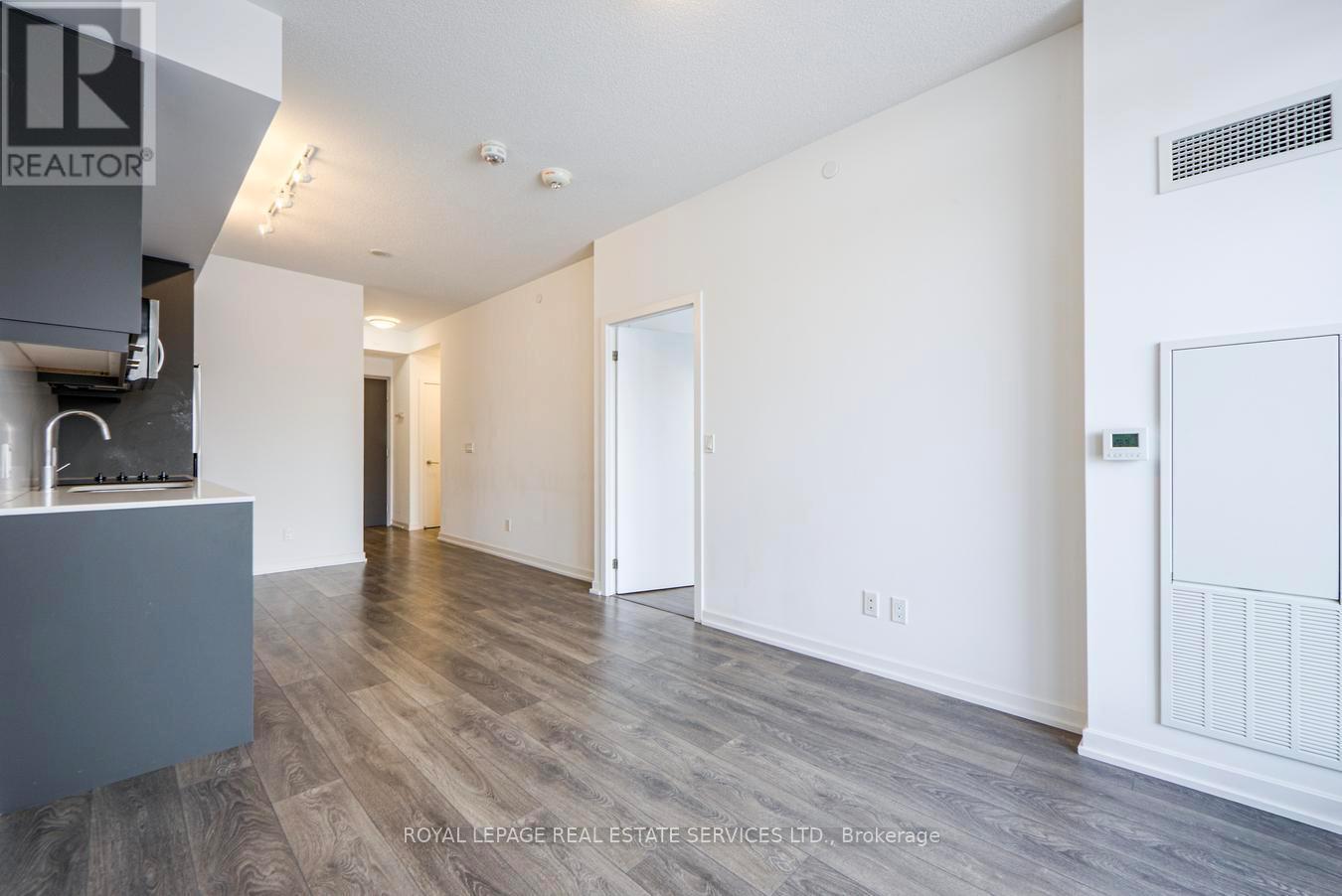 1006 - 32 Forest Manor Road, Toronto, ON - Indoor